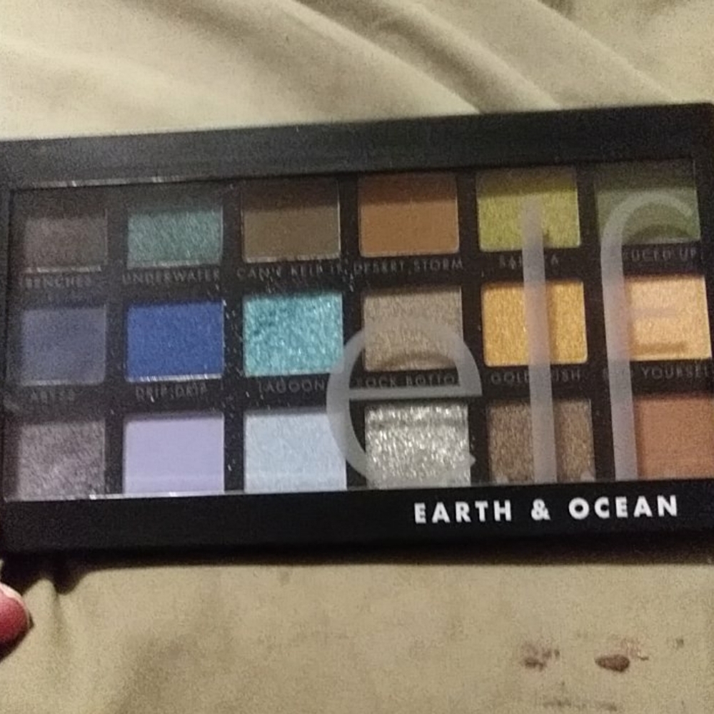 E.L.F. Earth & Ocean Eyeshadow Palette